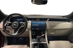 punainen Jaguar F-PACE 2021 kuva 9.