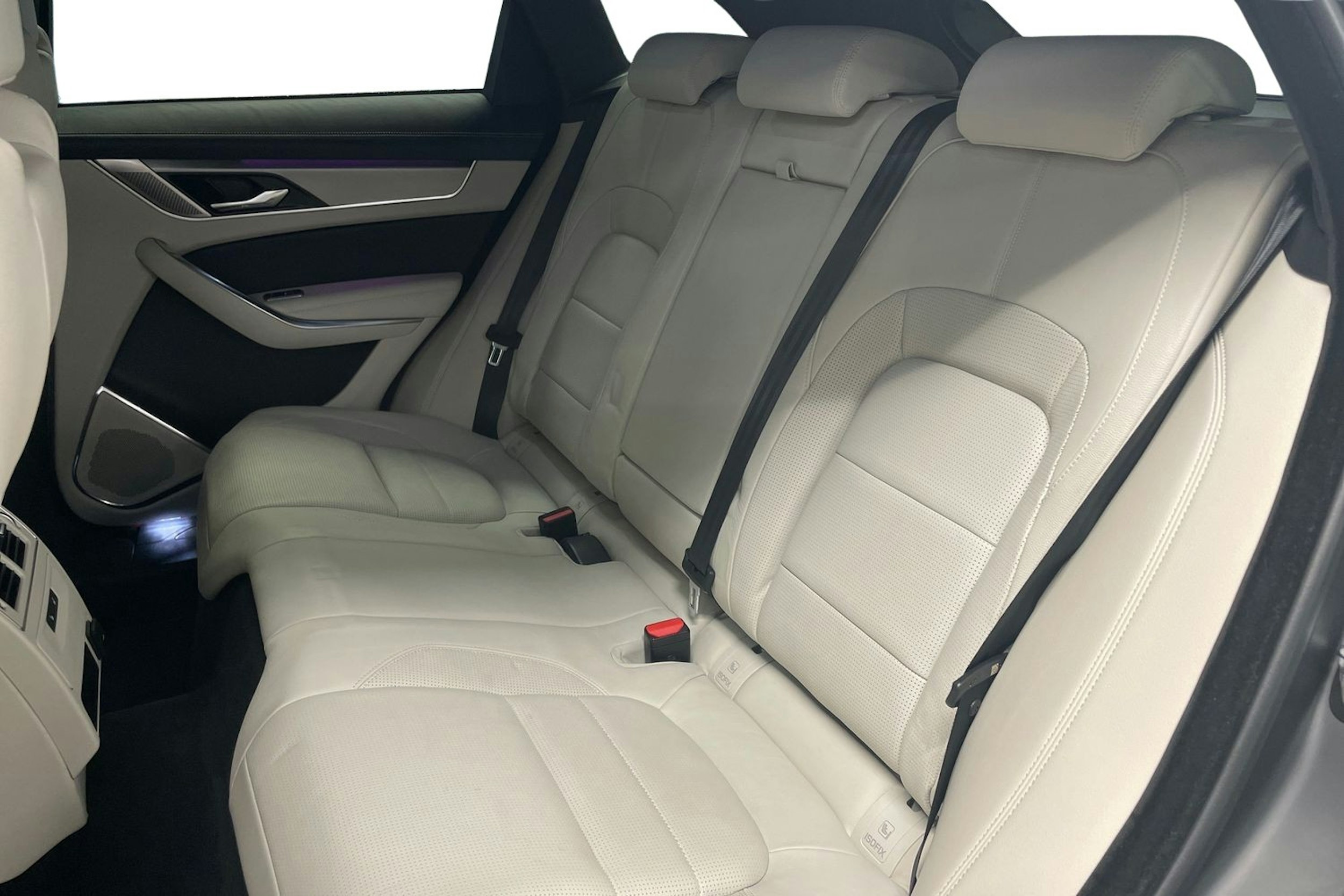 punainen Jaguar F-PACE 2021 kuva 10.