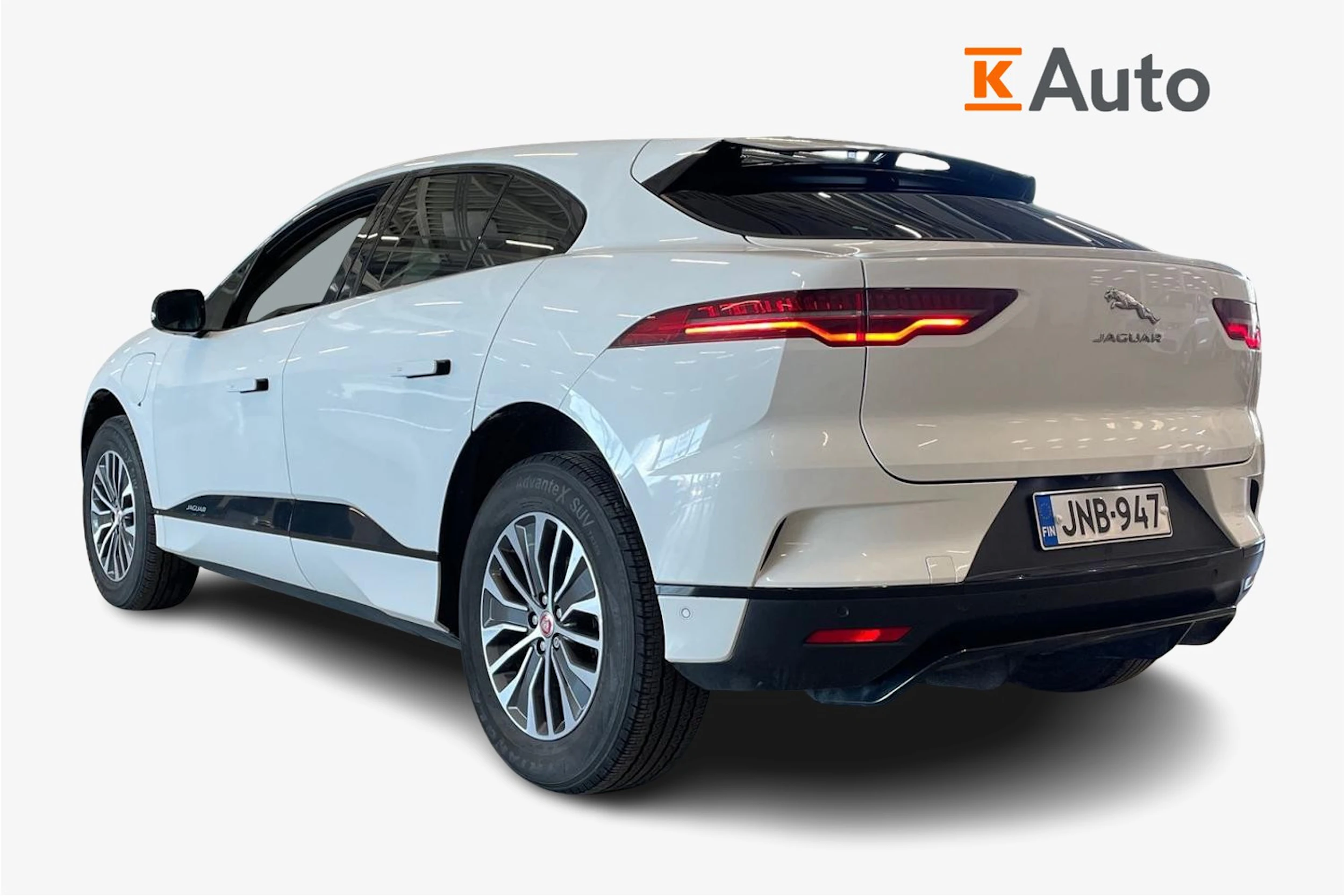 valkoinen Jaguar I-PACE 2018 kuva 2.