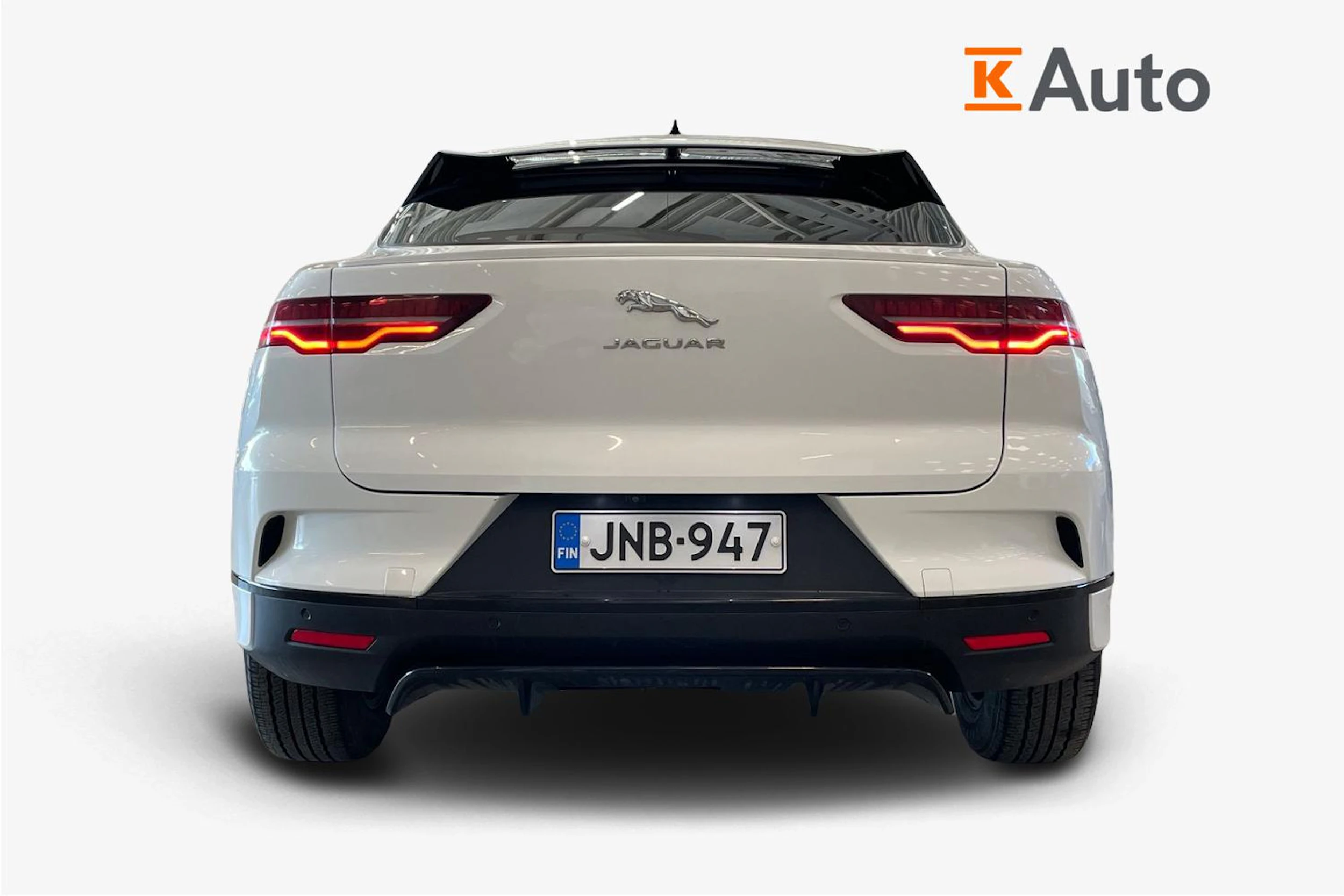 valkoinen Jaguar I-PACE 2018 kuva 3.