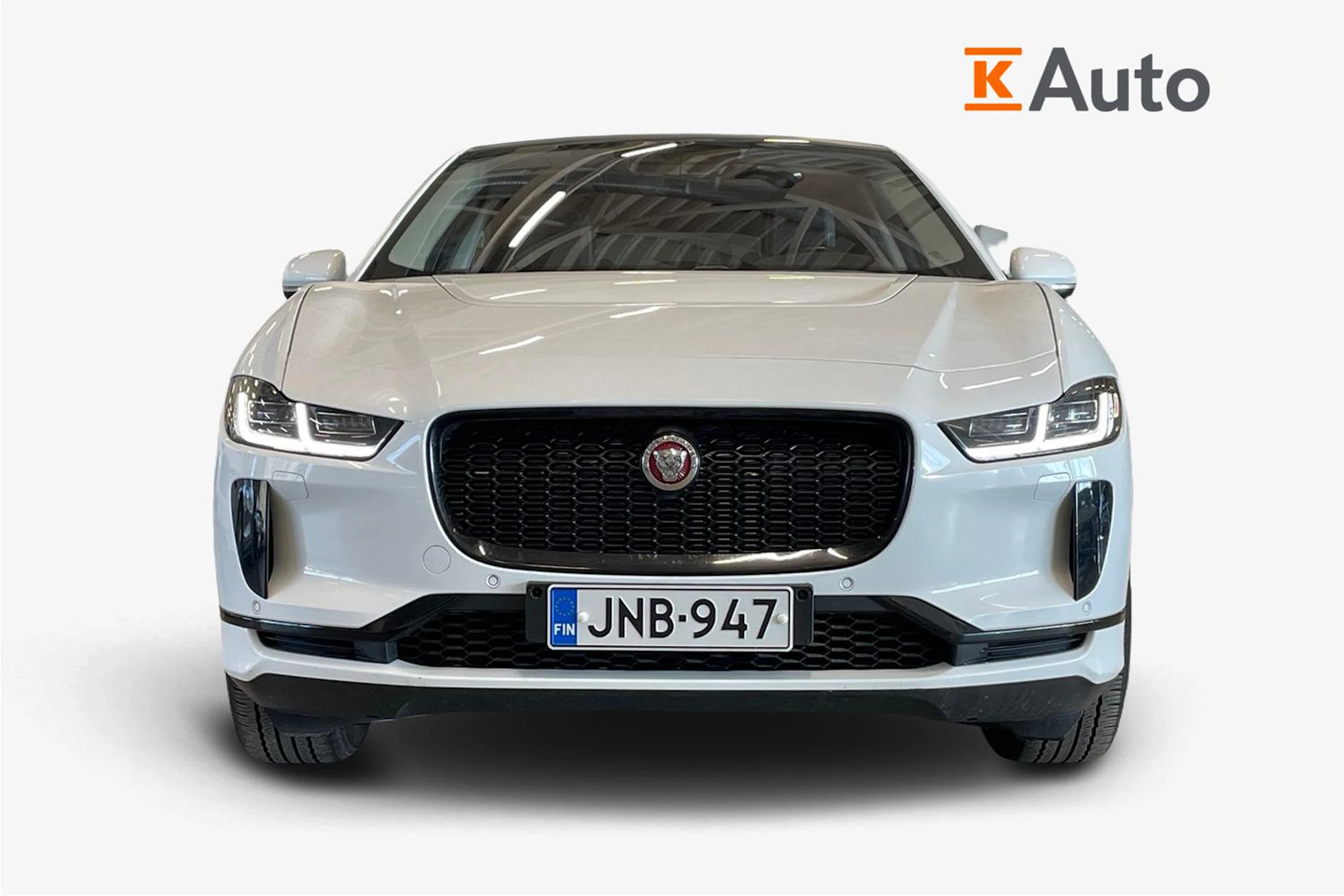 valkoinen Jaguar I-PACE 2018 kuva 4.