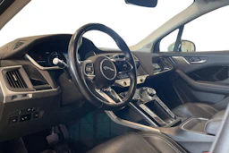 valkoinen Jaguar I-PACE 2018 kuva 6.