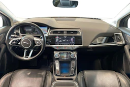 valkoinen Jaguar I-PACE 2018 kuva 7.