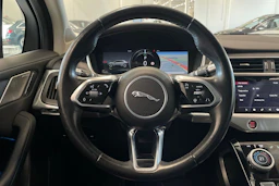 valkoinen Jaguar I-PACE 2018 kuva 13.