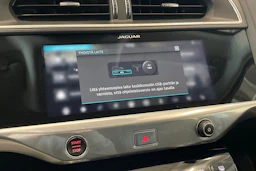 valkoinen Jaguar I-PACE 2018 kuva 24.