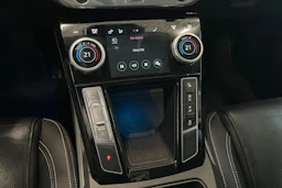 valkoinen Jaguar I-PACE 2018 kuva 25.