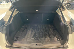 valkoinen Jaguar I-PACE 2018 kuva 28.