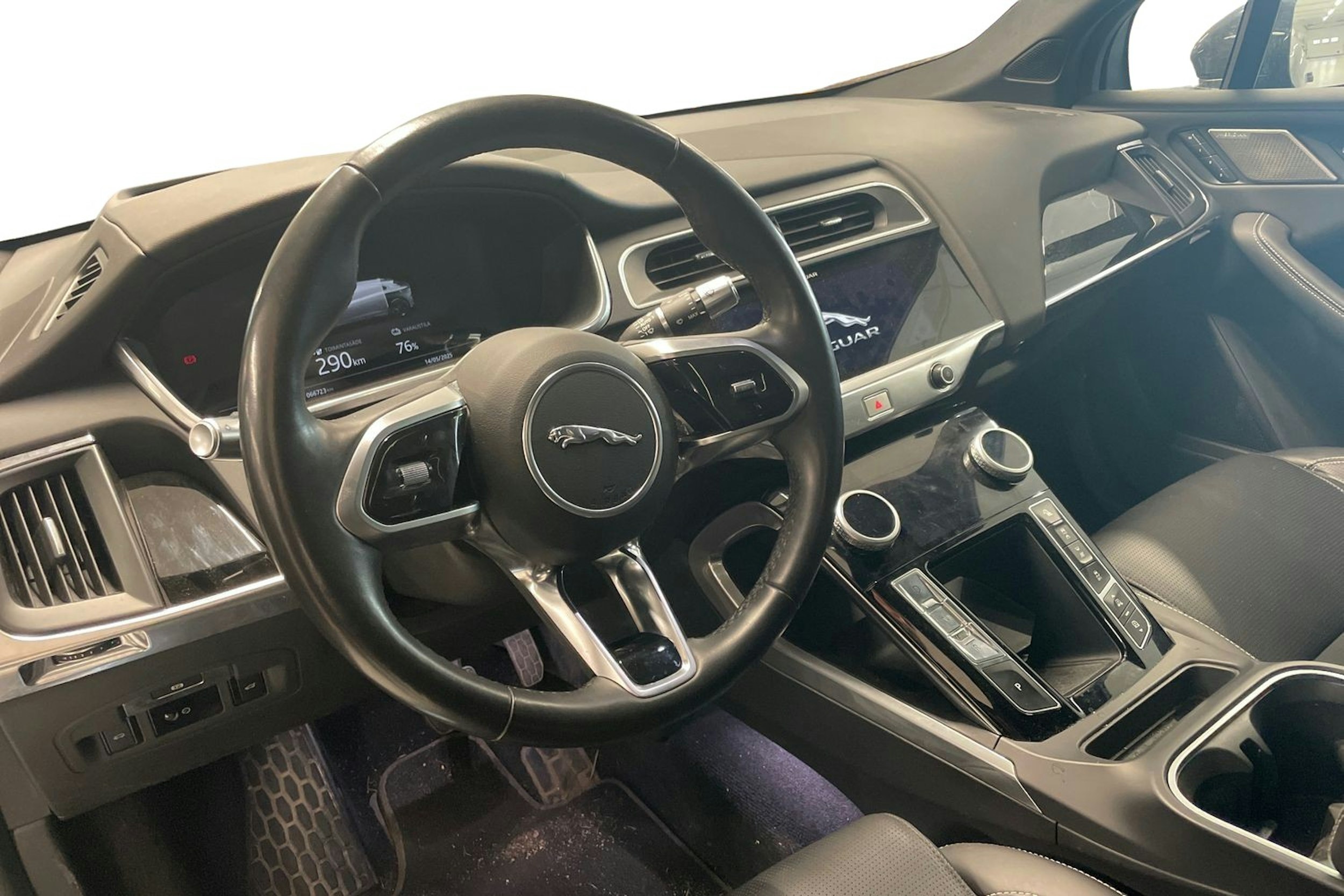 musta Jaguar I-PACE 2019 kuva 3.
