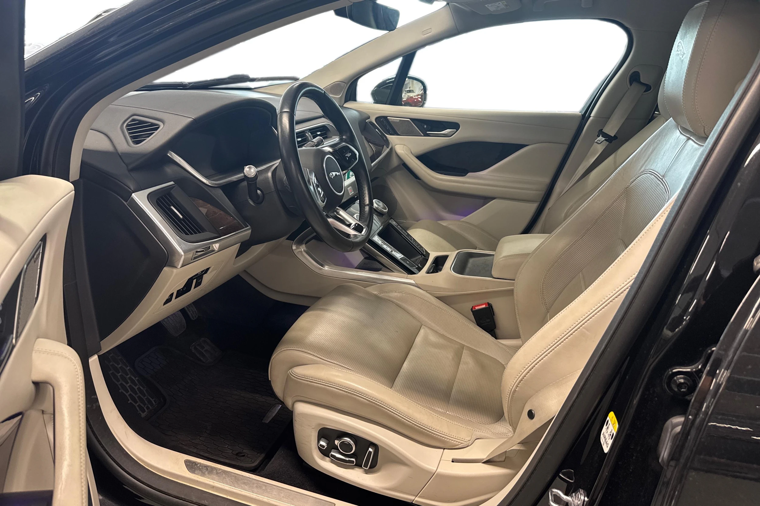 musta Jaguar I-PACE 2019 kuva 3.