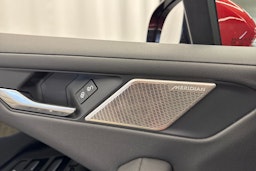 Punainen Jaguar I-PACE 2019 kuva 18.
