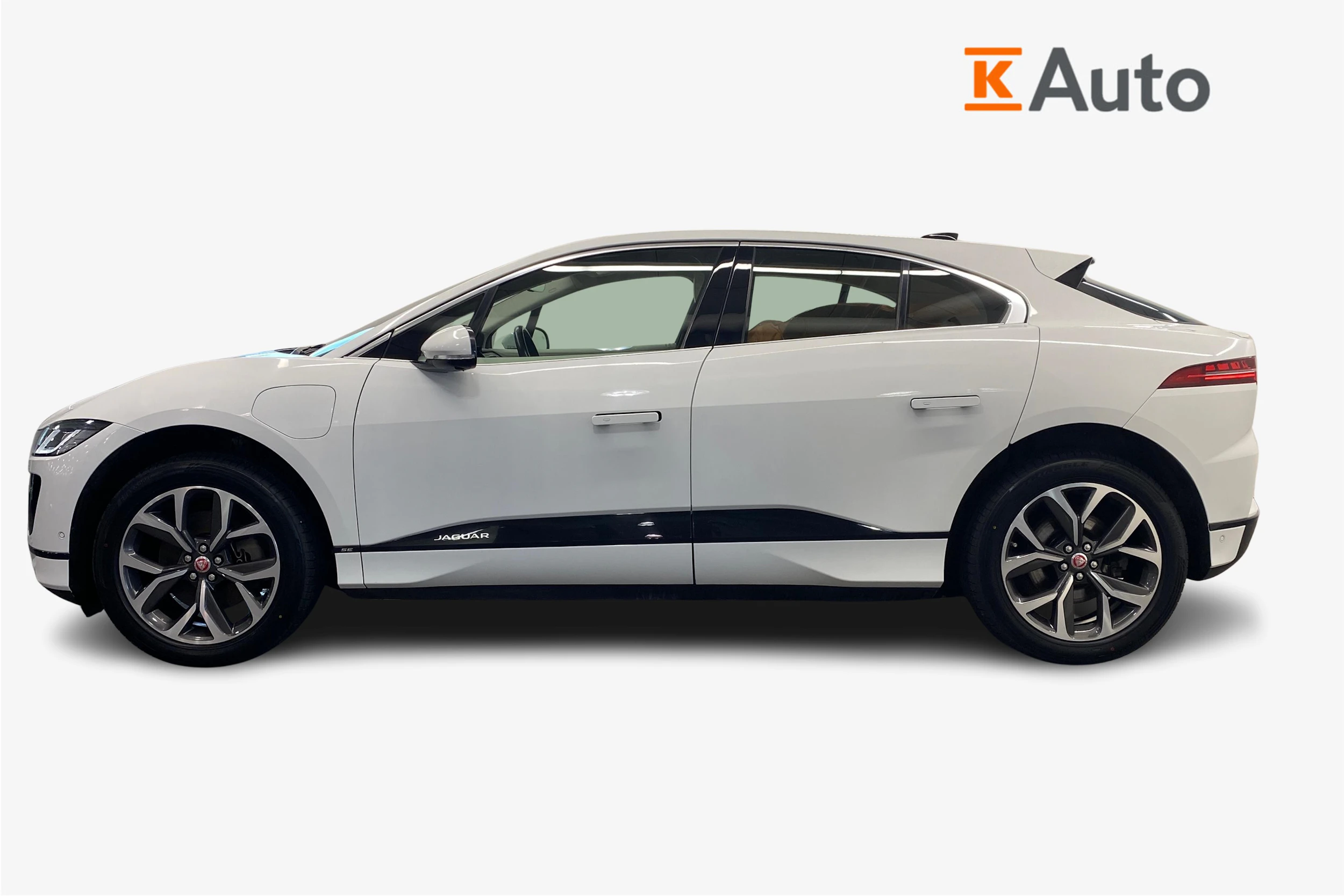 valkoinen Jaguar I-PACE 2019 kuva 5.