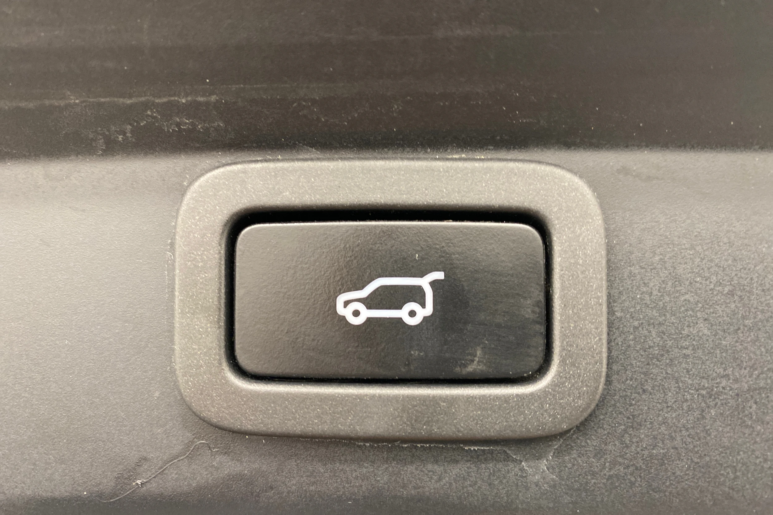 valkoinen Jaguar I-PACE 2019 kuva 19.