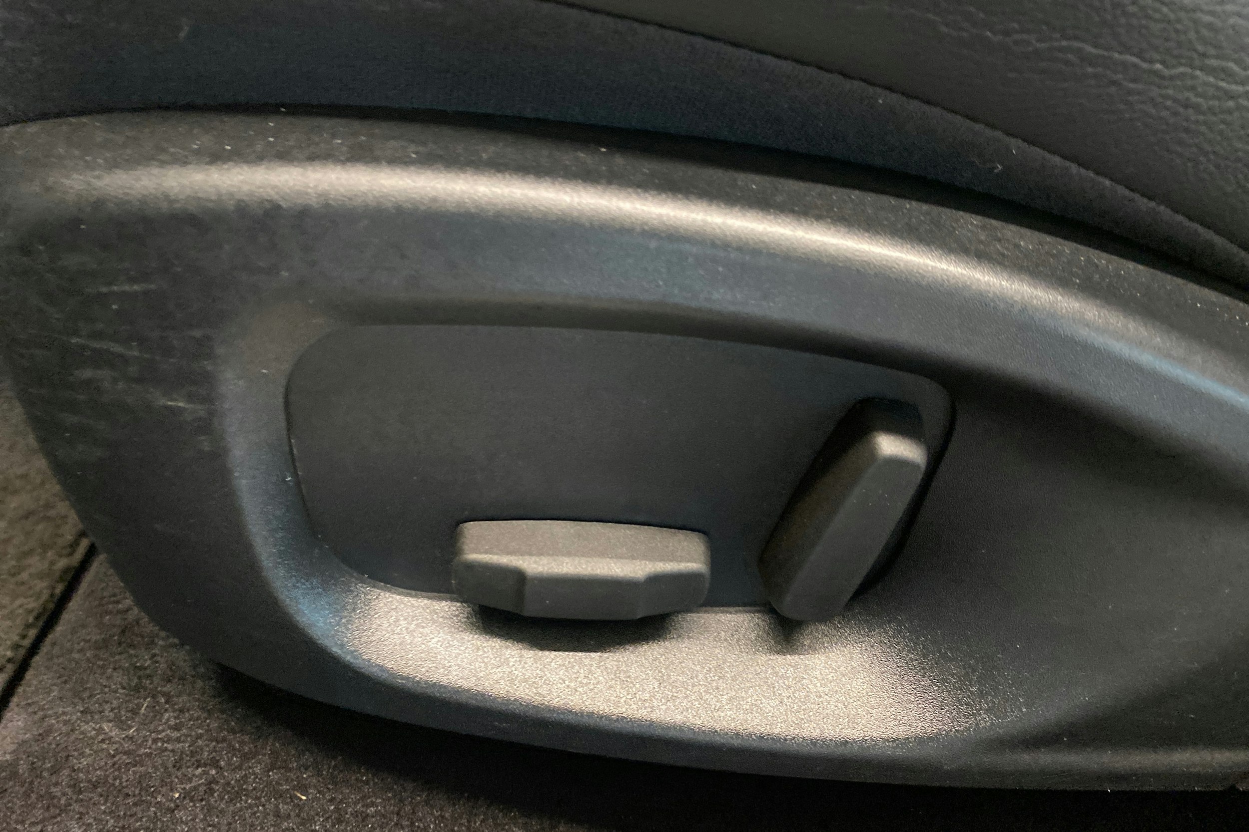 Musta Jaguar I-PACE 2019 kuva 22.