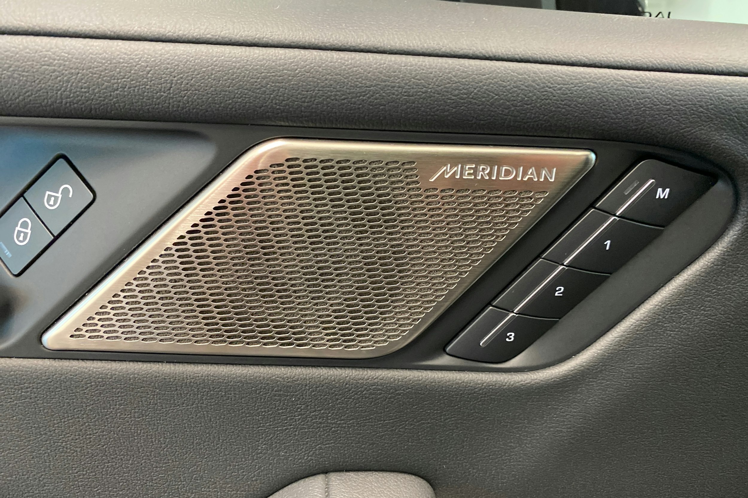 Musta Jaguar I-PACE 2019 kuva 23.