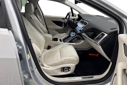 Harmaa Jaguar I-PACE 2019 kuva 10.