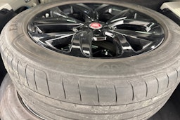 Harmaa Jaguar I-PACE 2019 kuva 13.