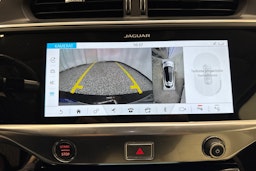 Harmaa Jaguar I-PACE 2019 kuva 18.