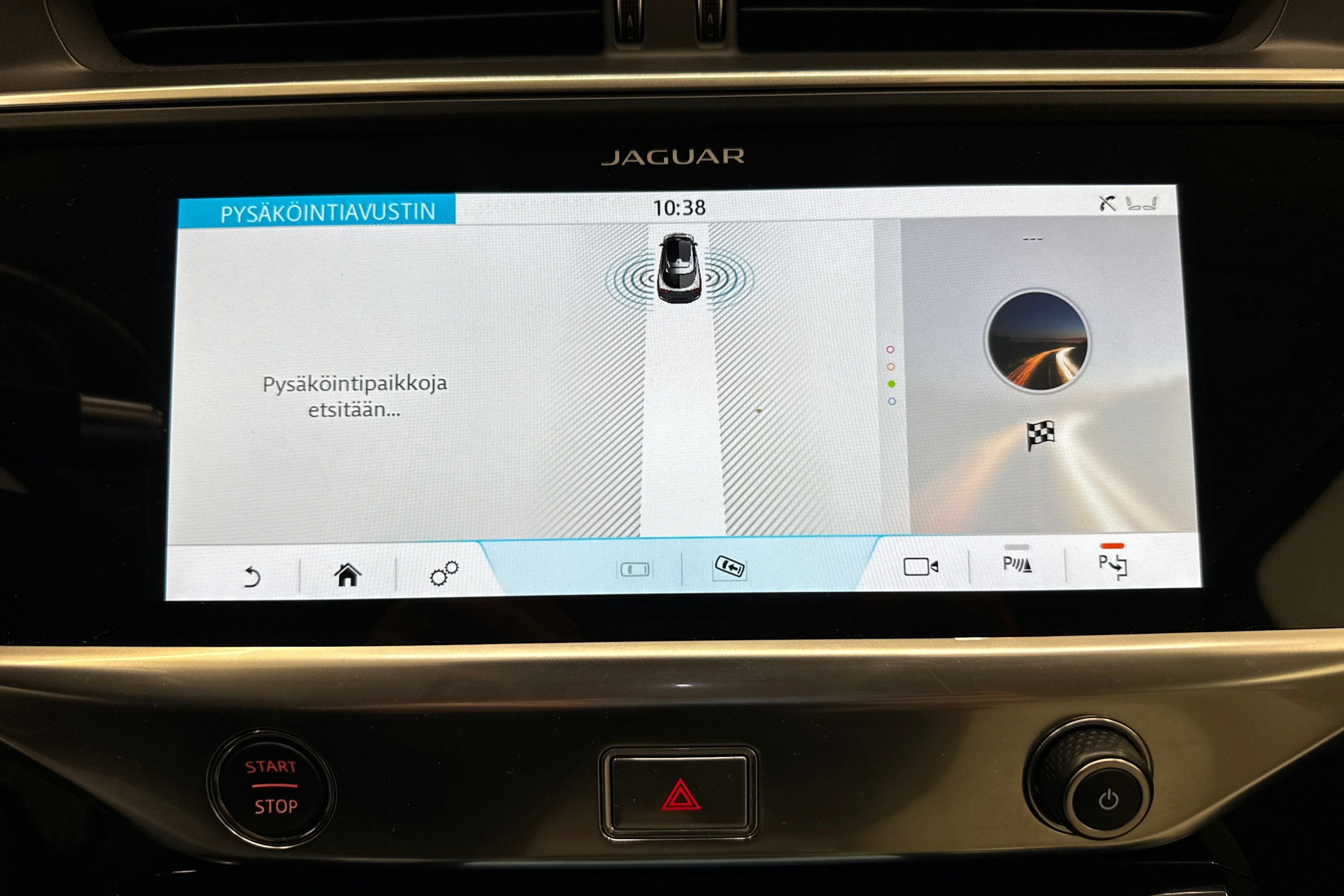 Harmaa Jaguar I-PACE 2019 kuva 20.