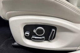 Harmaa Jaguar I-PACE 2019 kuva 28.