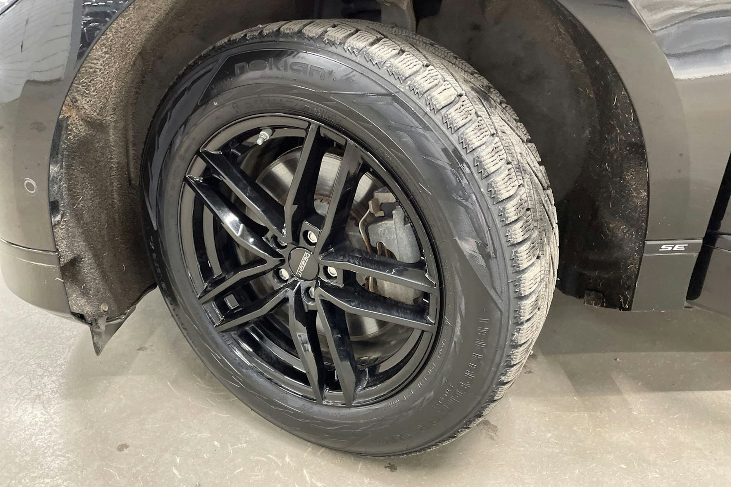 musta Jaguar I-PACE 2020 kuva 13.