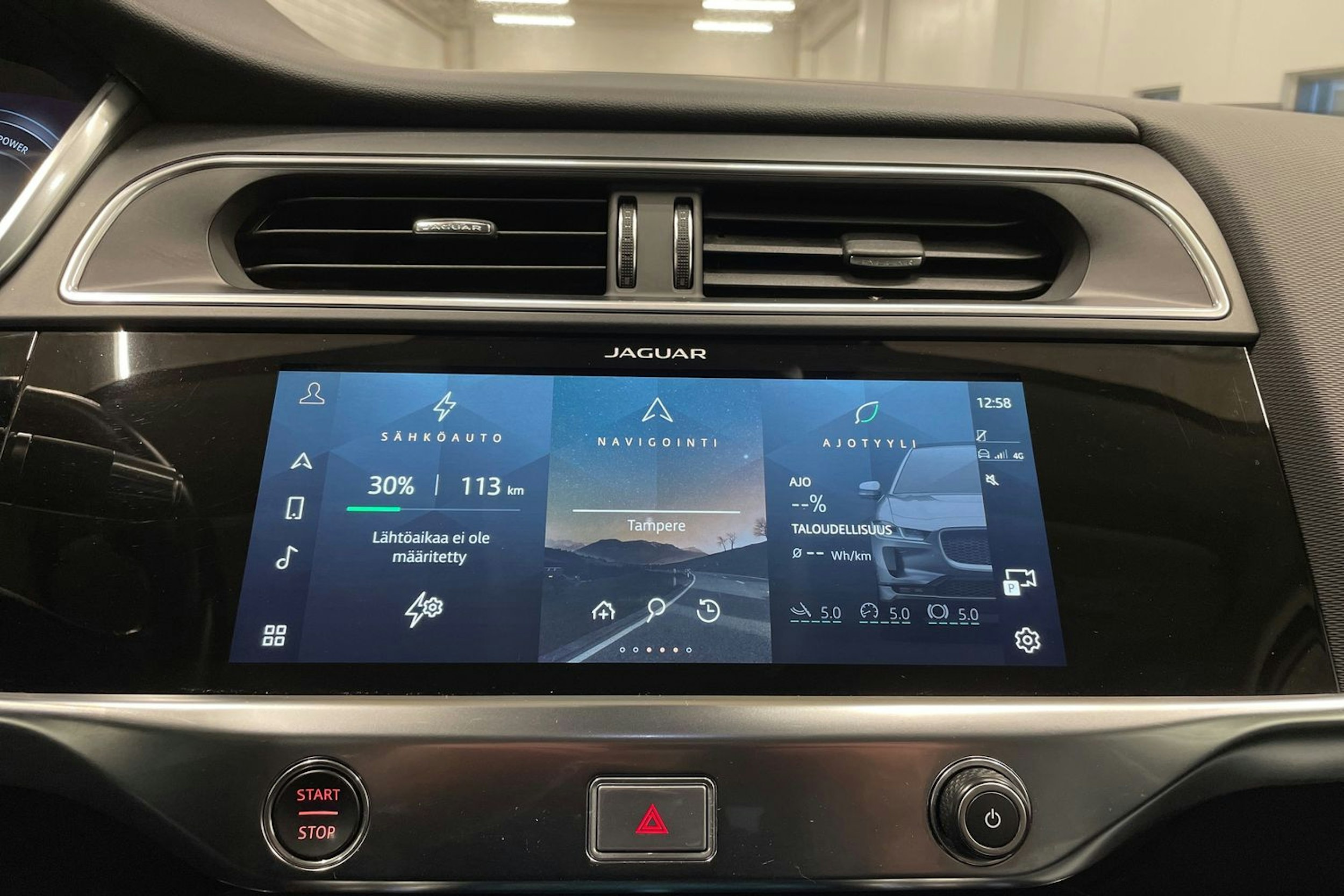 musta Jaguar I-PACE 2020 kuva 19.