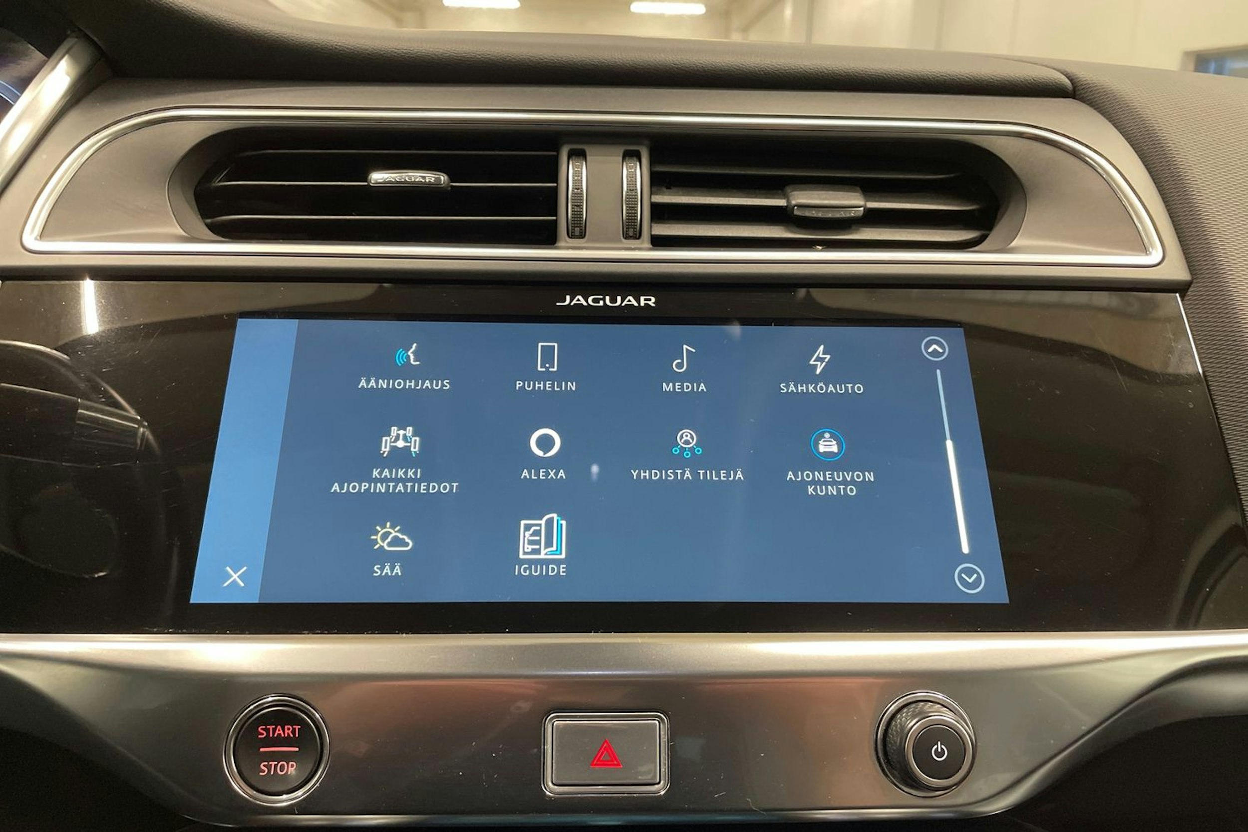 musta Jaguar I-PACE 2020 kuva 21.