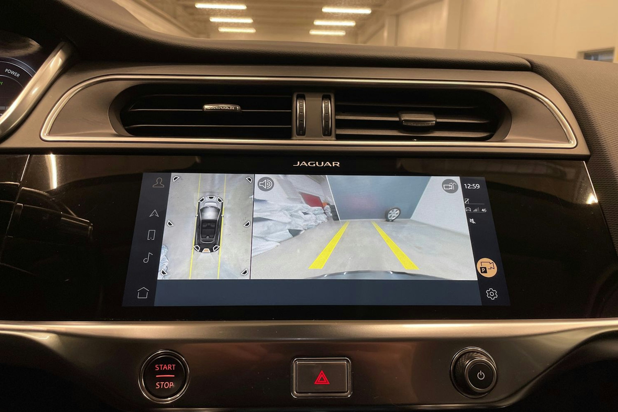 musta Jaguar I-PACE 2020 kuva 23.