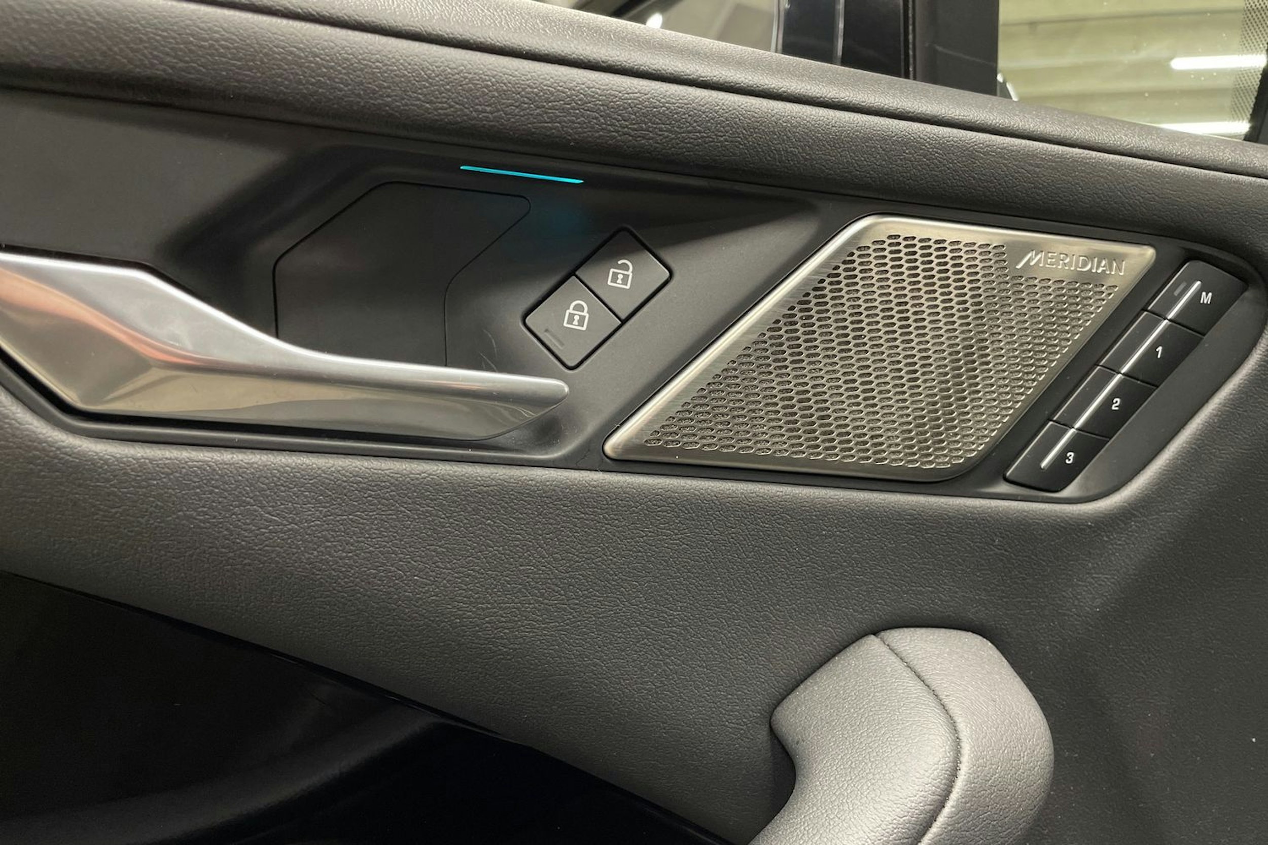 musta Jaguar I-PACE 2020 kuva 28.