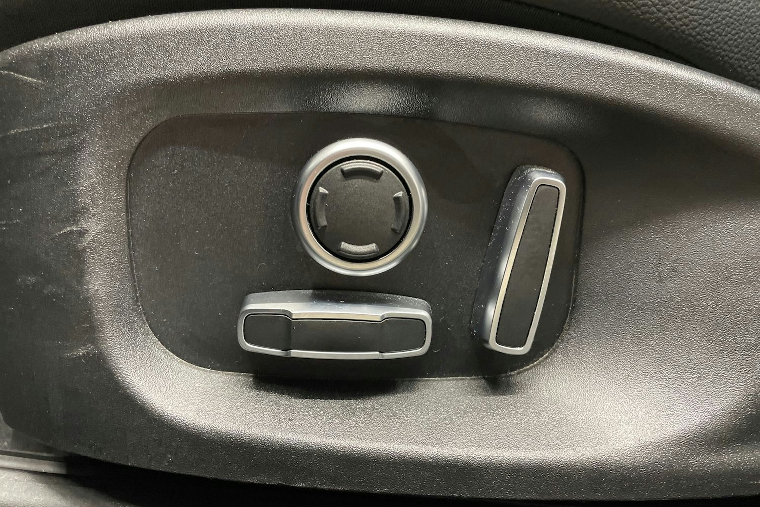 musta Jaguar I-PACE 2020 kuva 29.