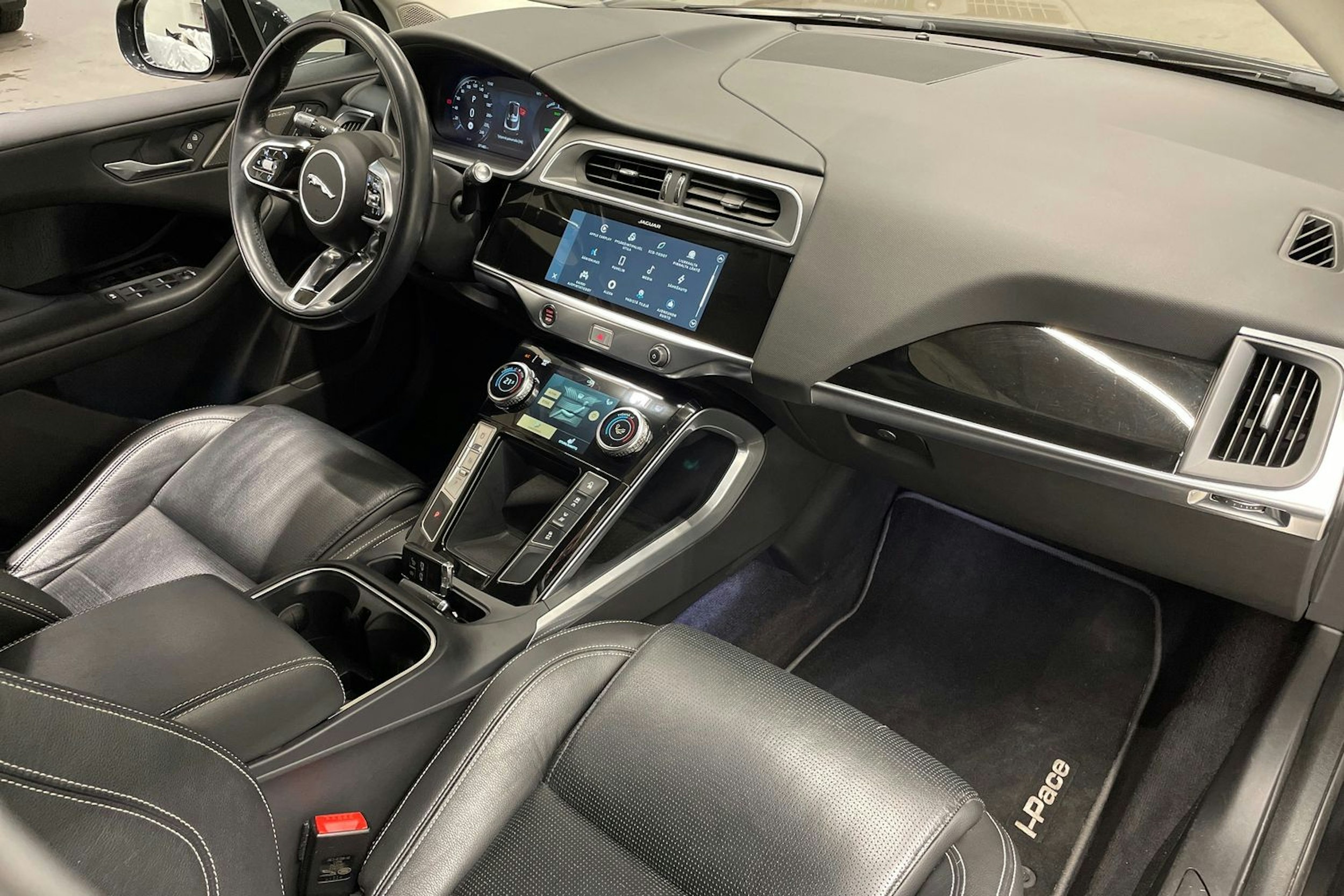 musta Jaguar I-PACE 2020 kuva 32.