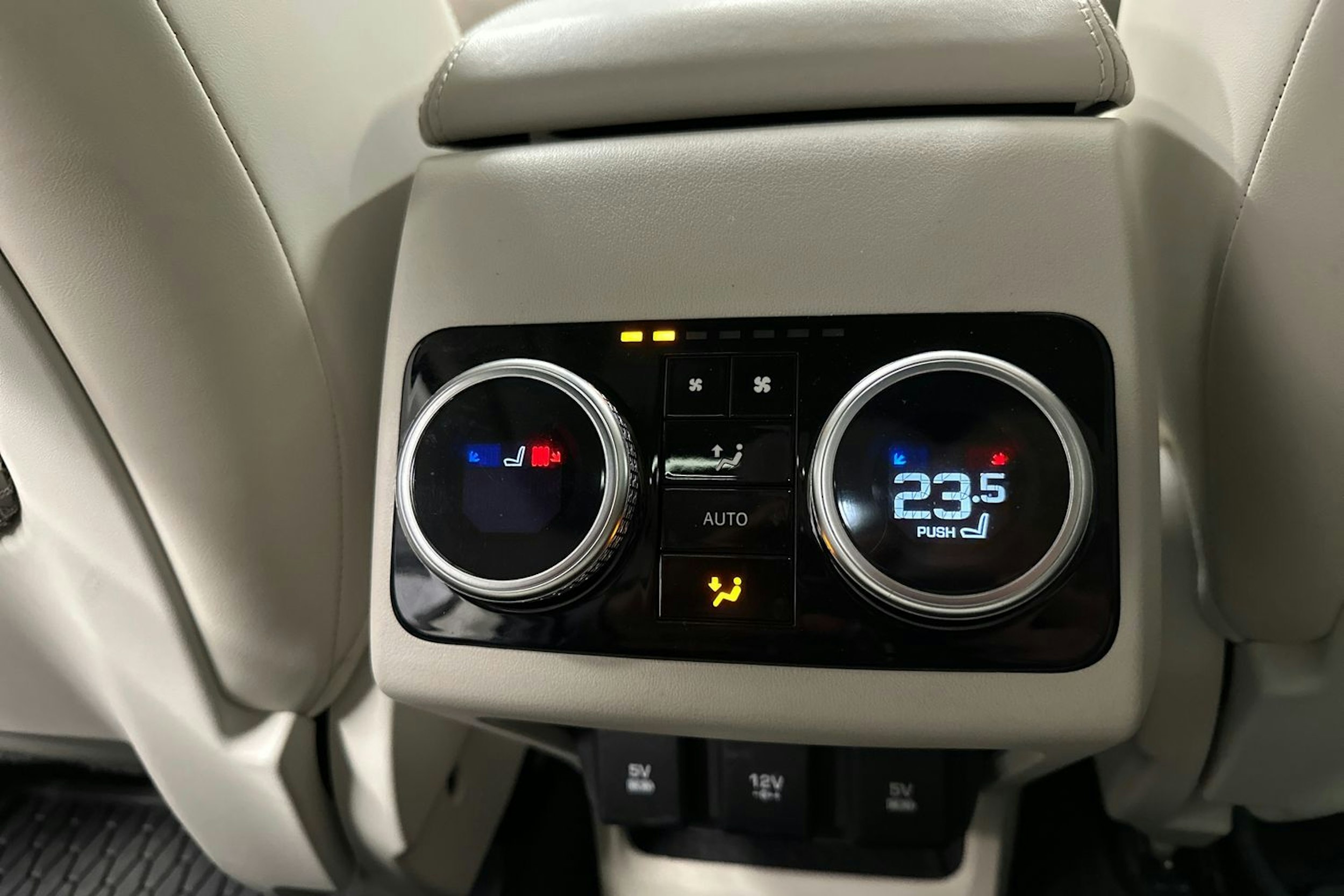 harmaa Jaguar I-PACE 2020 kuva 34.