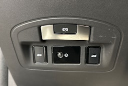 valkoinen Jaguar I-PACE 2020 kuva 17.