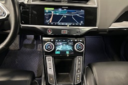 valkoinen Jaguar I-PACE 2020 kuva 21.