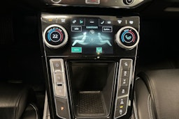 valkoinen Jaguar I-PACE 2020 kuva 24.