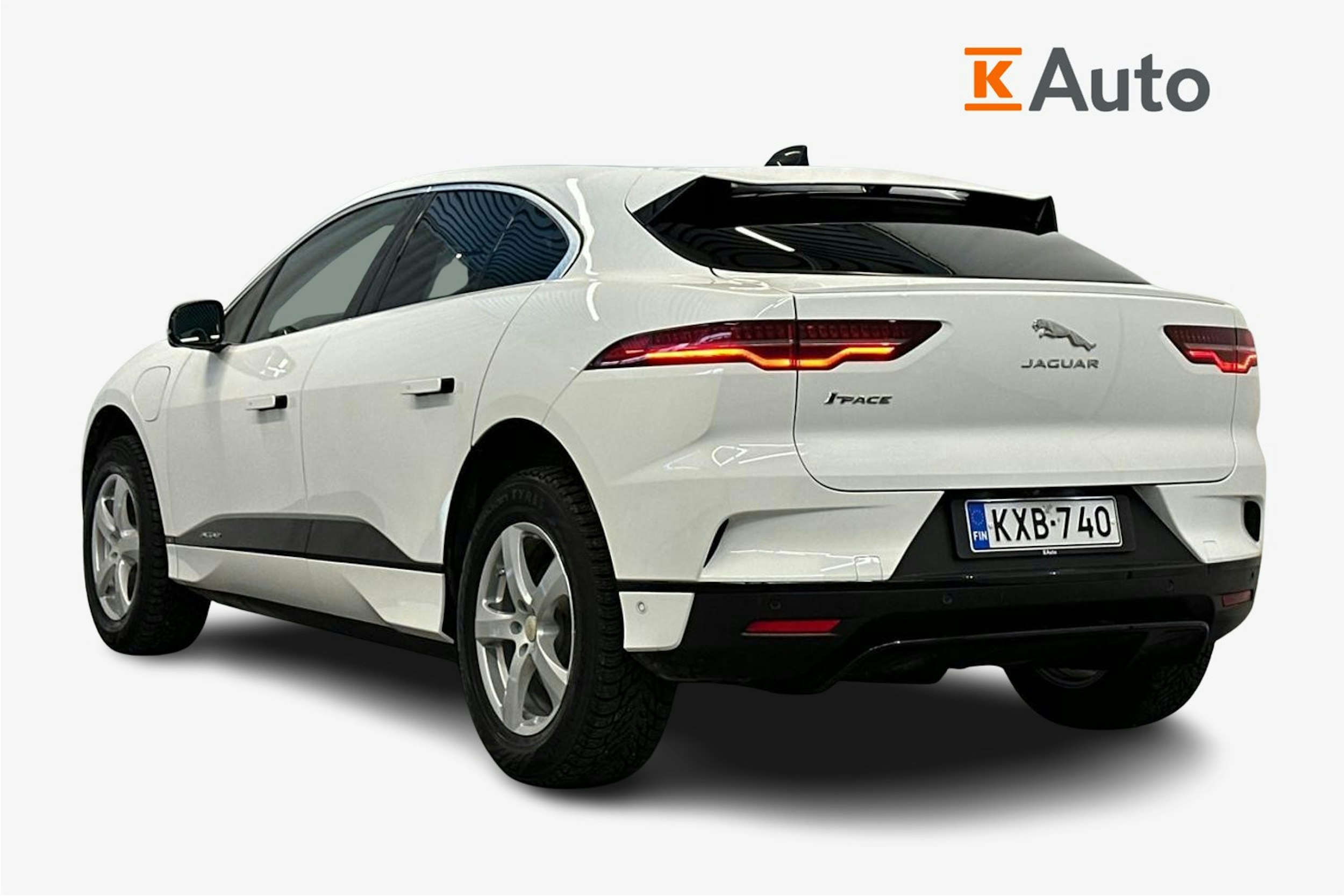 valkoinen Jaguar I-PACE 2021 kuva 2.