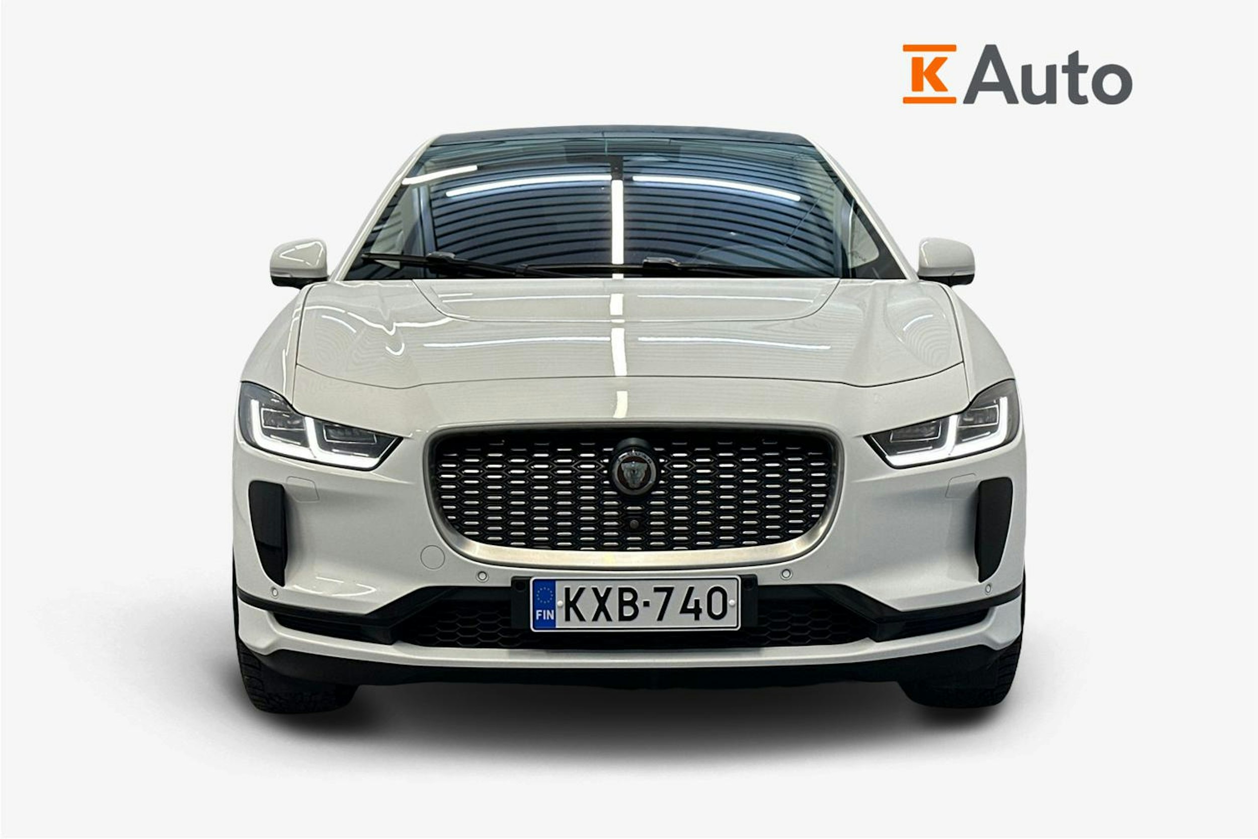 valkoinen Jaguar I-PACE 2021 kuva 4.