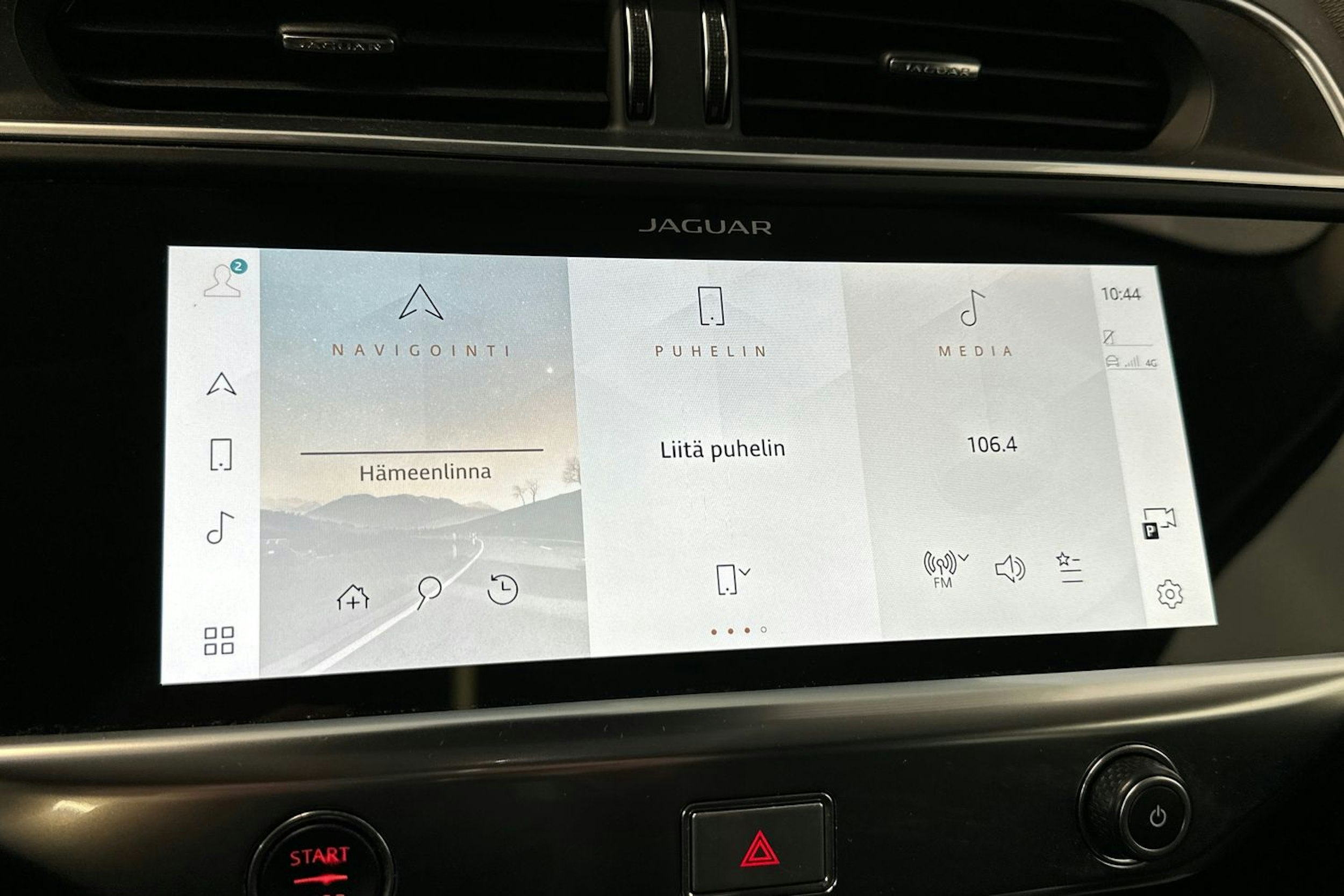 valkoinen Jaguar I-PACE 2021 kuva 16.