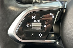 valkoinen Jaguar I-PACE 2021 kuva 23.