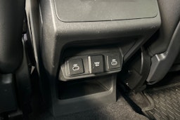 valkoinen Jaguar I-PACE 2021 kuva 28.