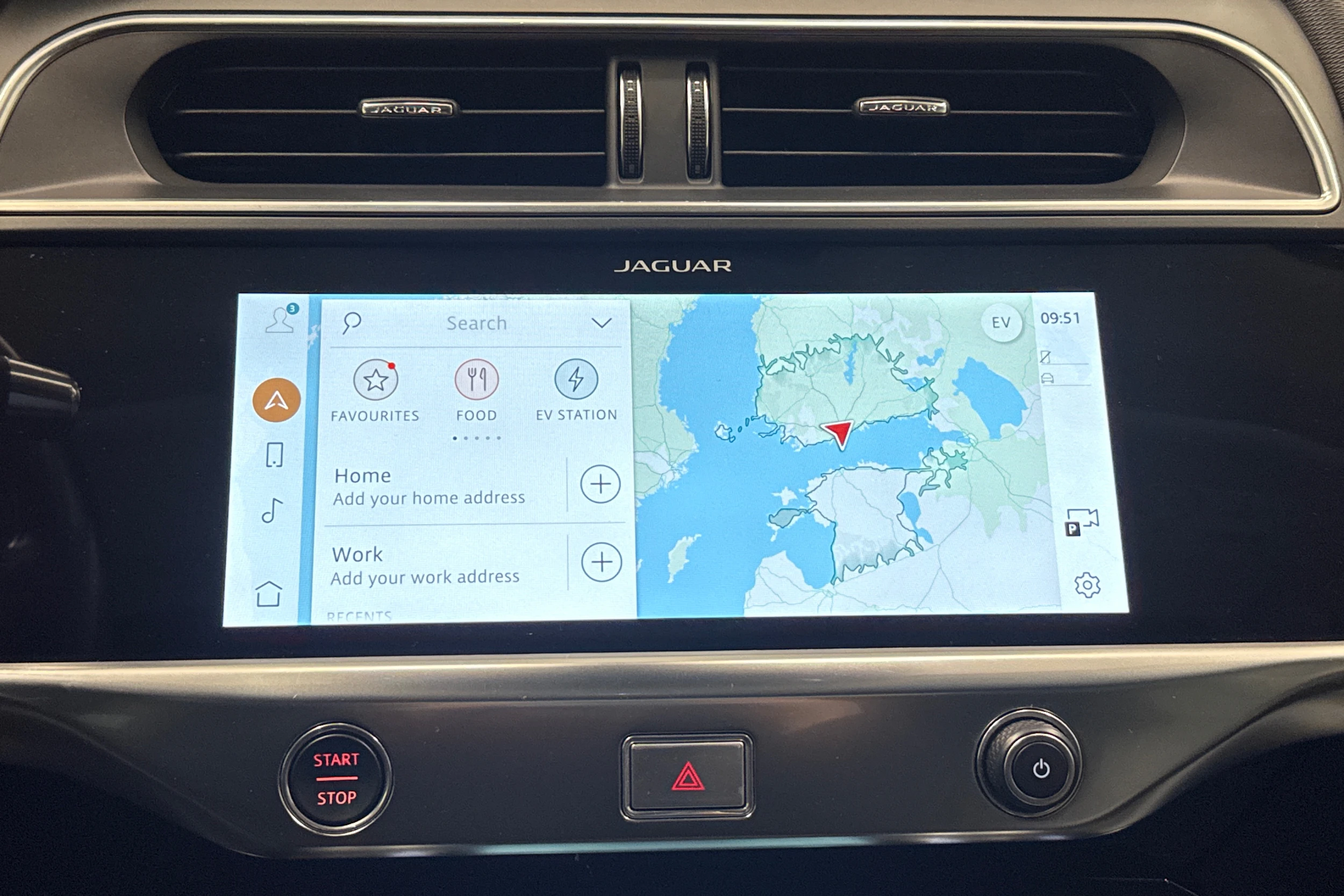 musta Jaguar I-PACE 2021 kuva 17.