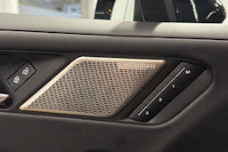 musta Jaguar I-PACE 2021 kuva 19.