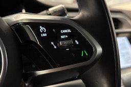 sininen Jaguar I-PACE 2021 kuva 14.