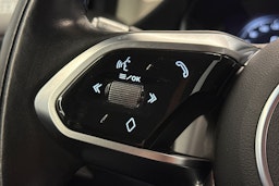 sininen Jaguar I-PACE 2021 kuva 15.