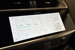sininen Jaguar I-PACE 2021 kuva 18.