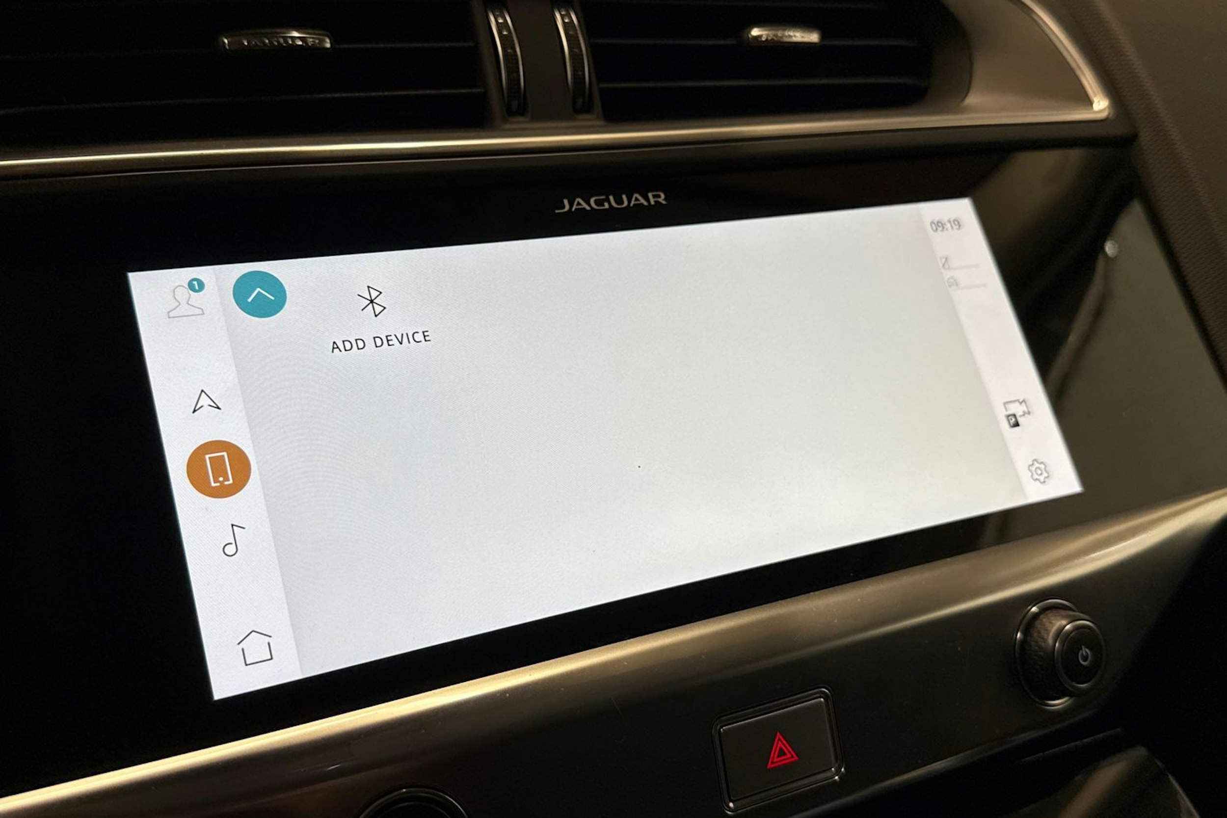sininen Jaguar I-PACE 2021 kuva 19.