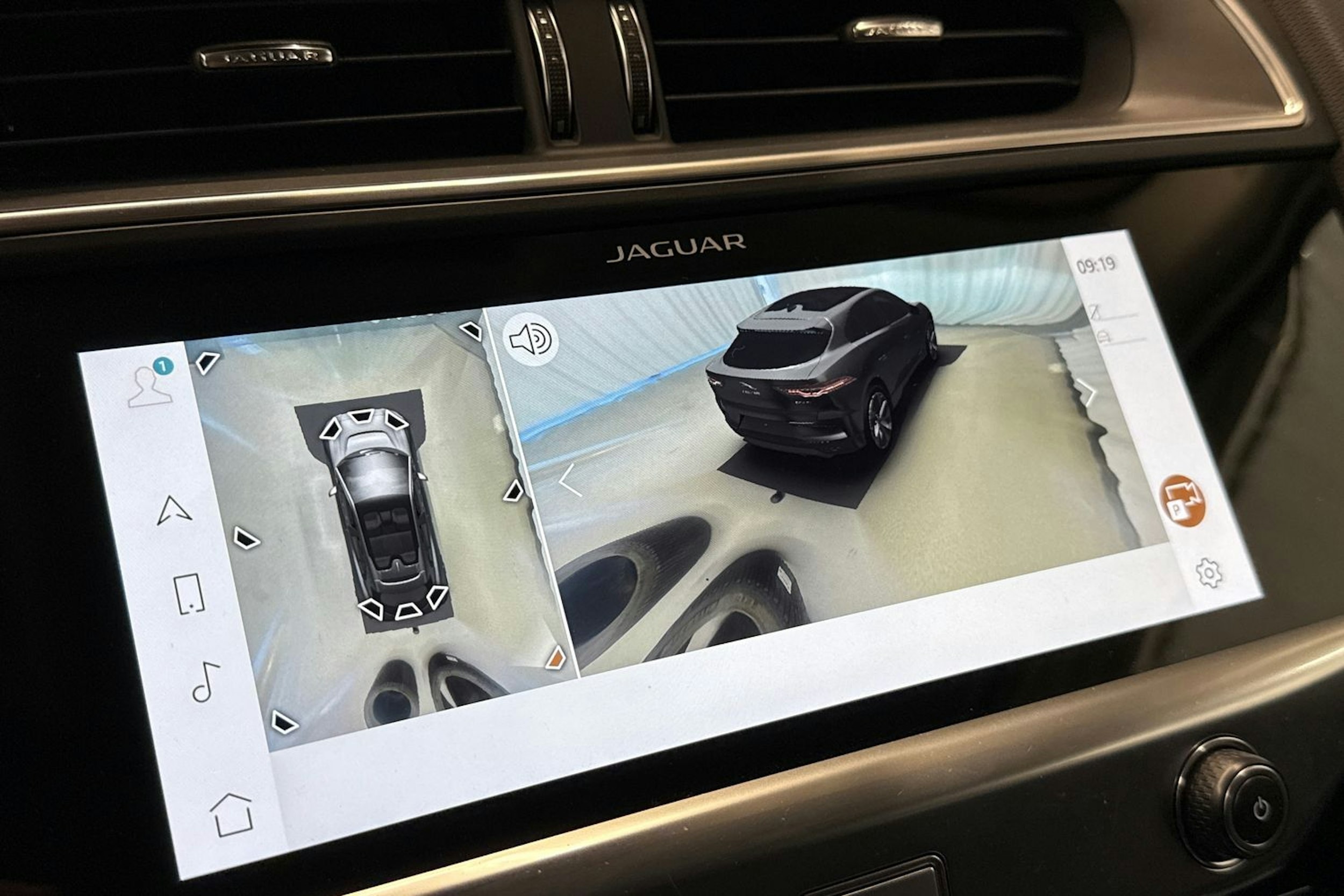 sininen Jaguar I-PACE 2021 kuva 21.
