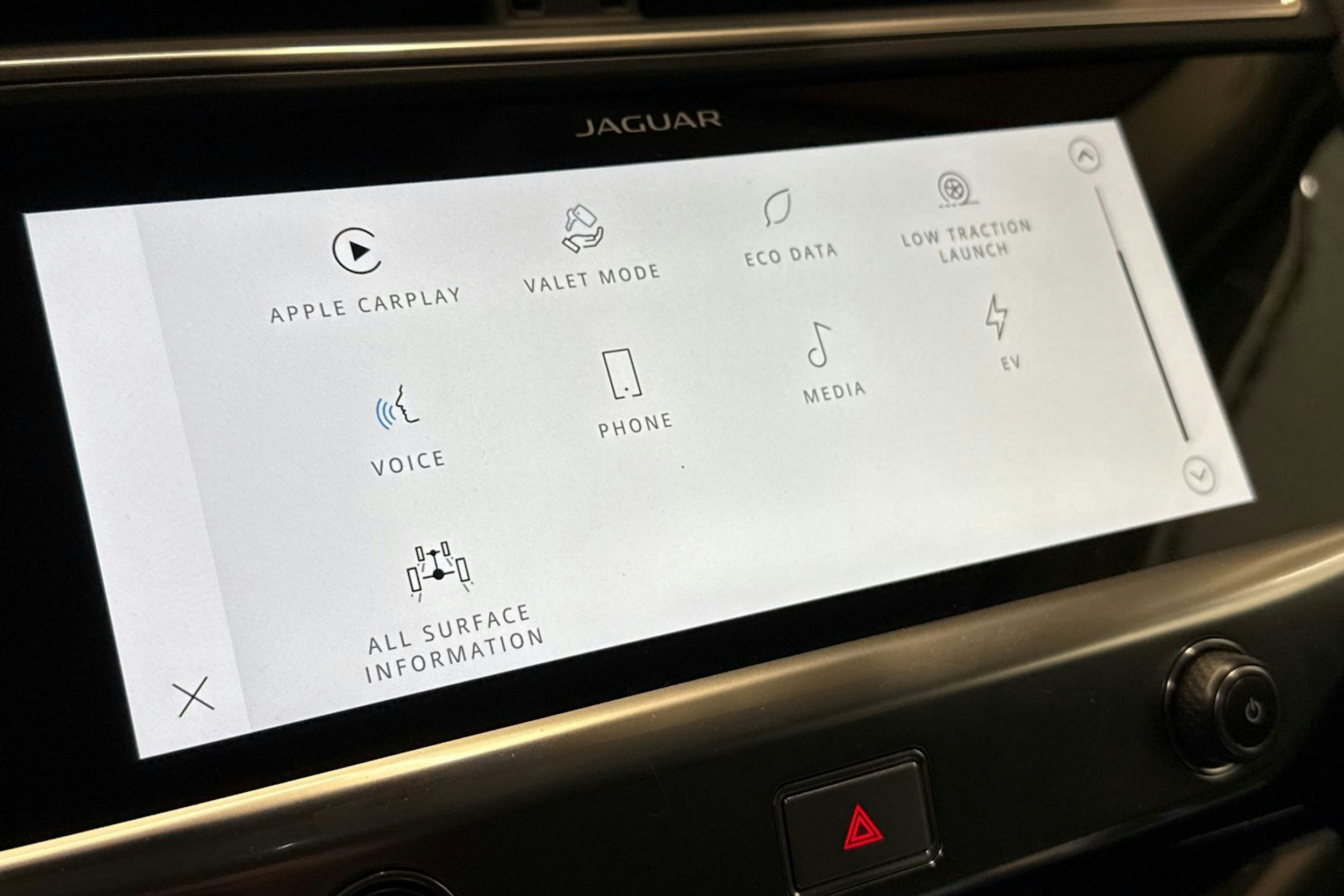 sininen Jaguar I-PACE 2021 kuva 22.