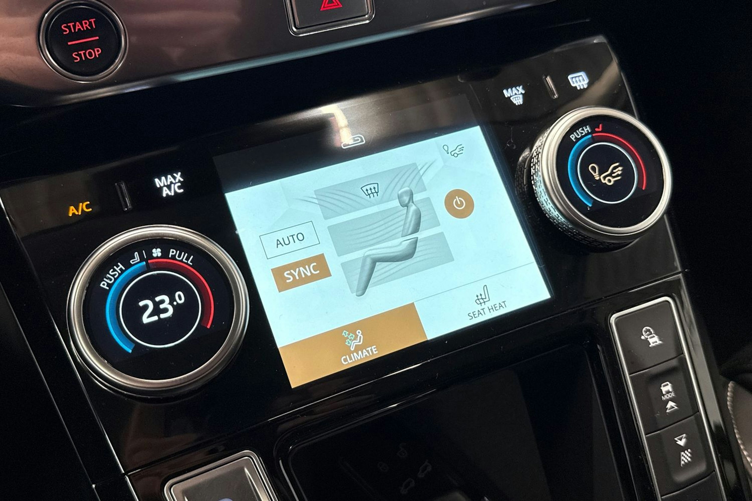 sininen Jaguar I-PACE 2021 kuva 23.