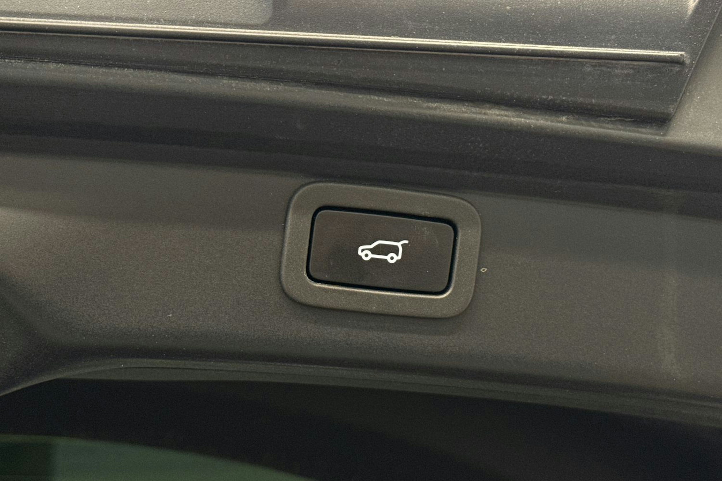 sininen Jaguar I-PACE 2021 kuva 32.