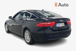 musta Jaguar XE 2016 kuva 2.